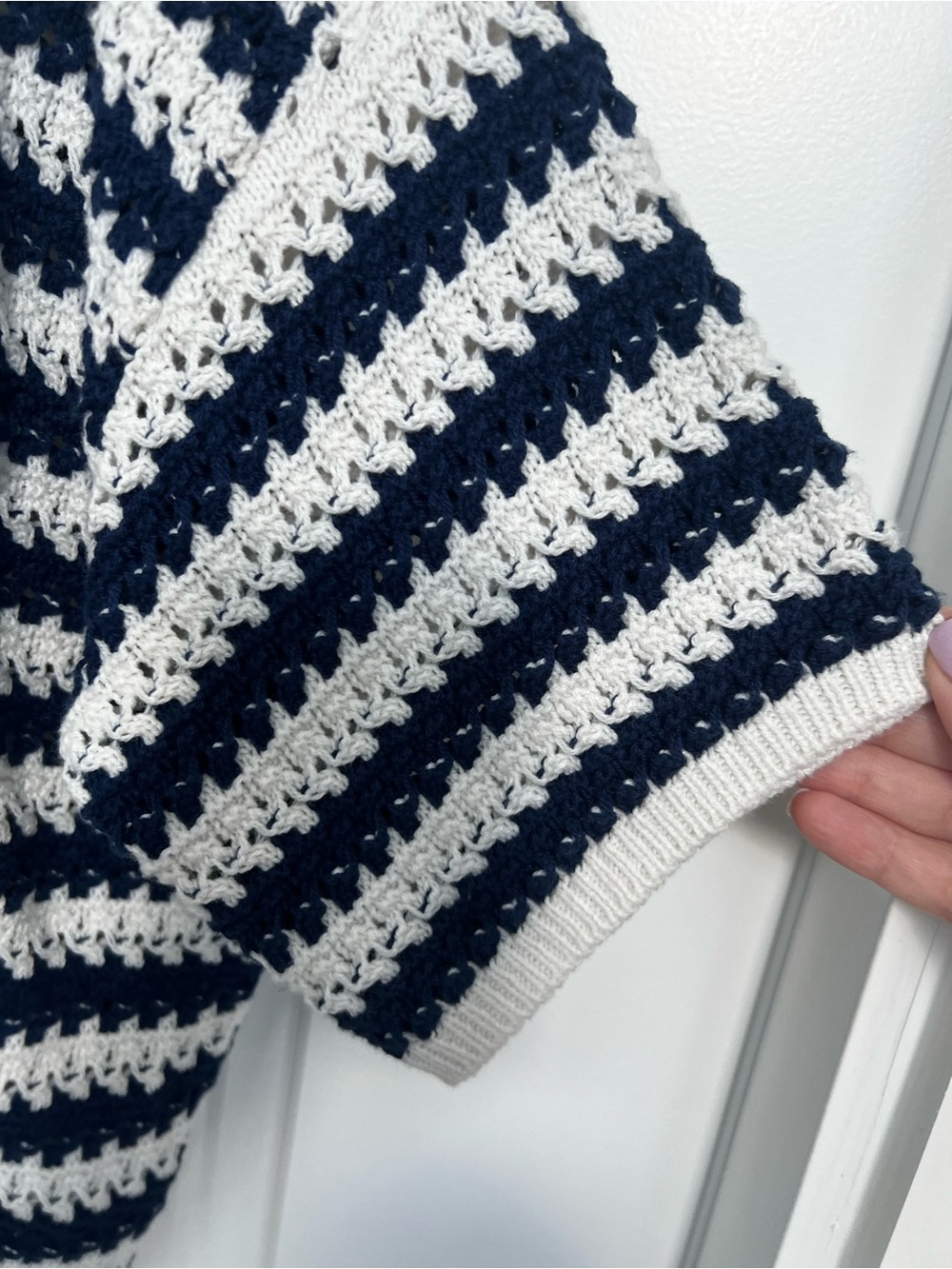 ✨NWOT✨ Universal Thread Navy & Cream Striped Crochet Cardigan - Picture 6 of 9